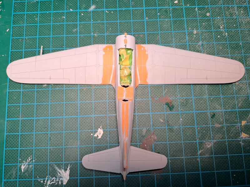 puttied vleugels aan romp bovenkant